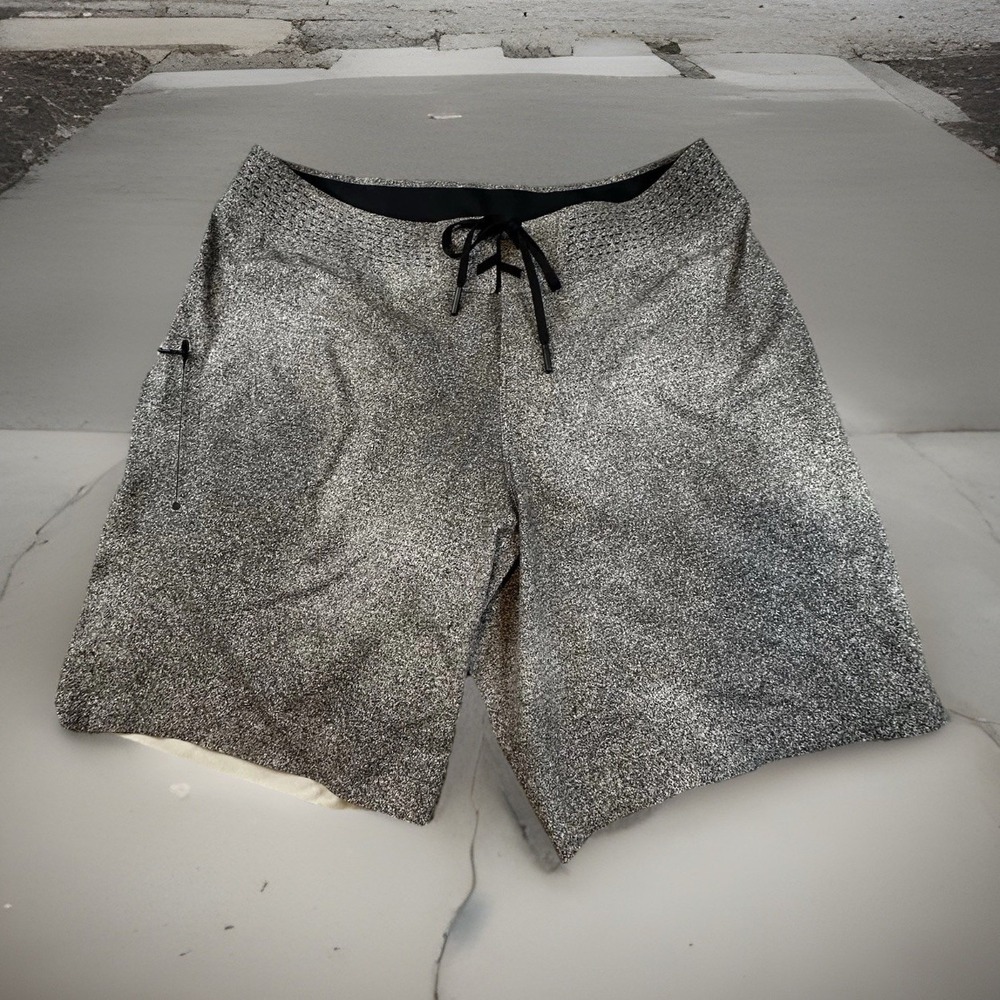 Lululemon Men's Current‎ State Board Shorts Size 32x9 Gray Speckle Gym